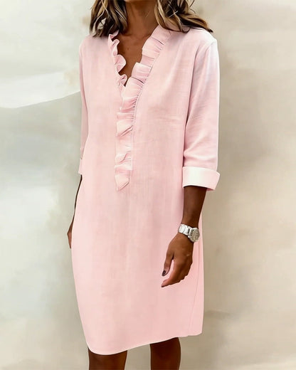 Robe unie à col en V et volants