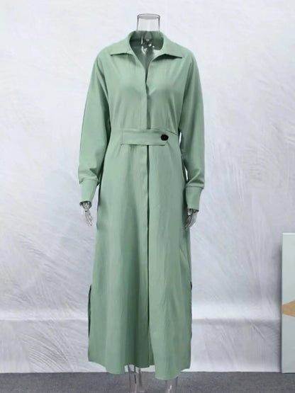 Robe‑chemise à manches longues avec fentes latérales