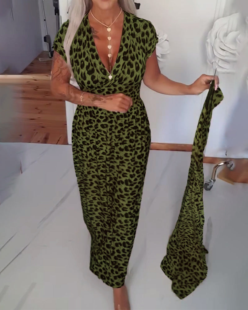 Elegant V-neck leopard print dress