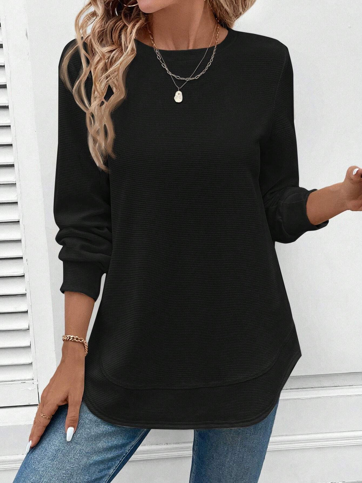 Round-neck, long-sleeved, solid-colour top
