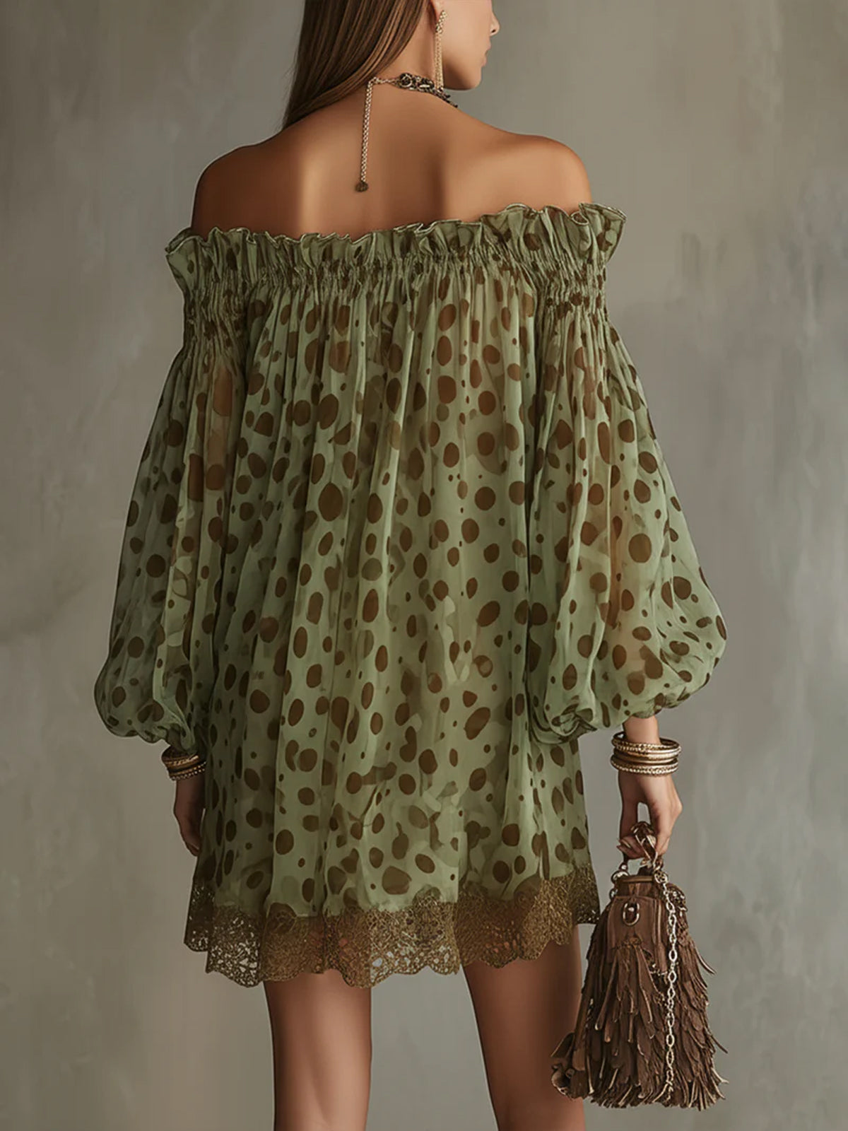 Mini-robe en mousseline de soie à pois pour femme, épaules dénudées et manches longues bouffantes