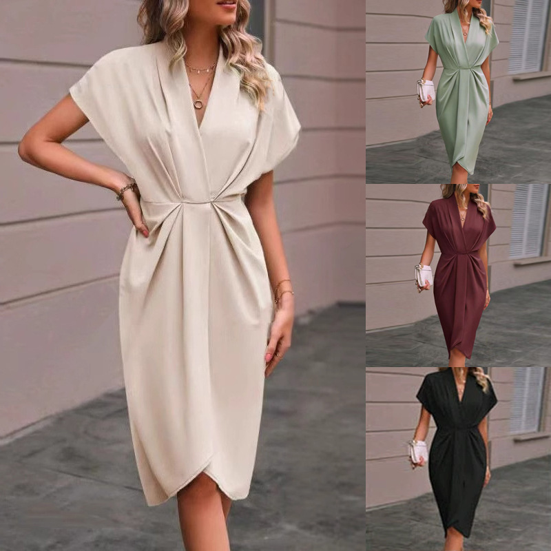 Robe midi décontractée pour femme, froncée, style streetwear, col V basique, manches courtes, disponible en noir, rose et vert foncé.