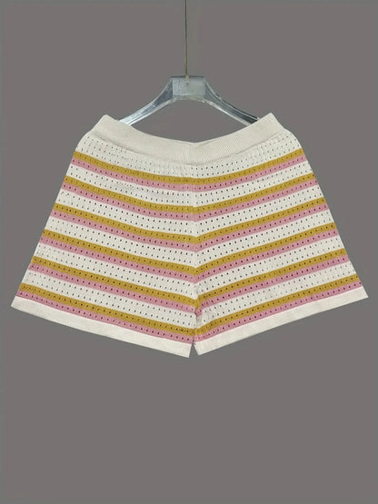 Ensemble de chandail à rayures colorées et de short