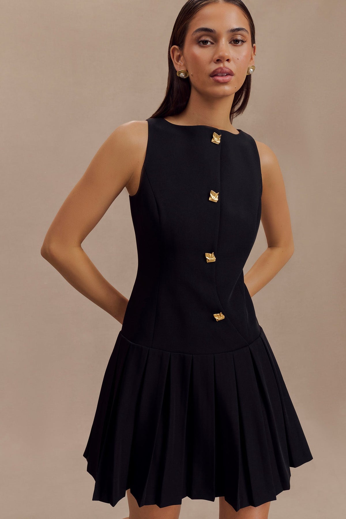 Mini-robe plissée sans manches - Noir