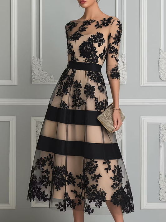 Robe midi trapèze élégante en dentelle noire