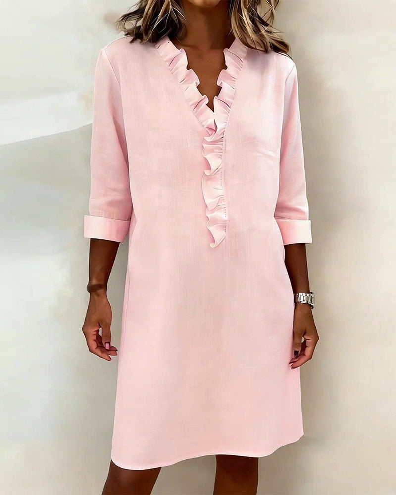 Robe unie à col en V et volants
