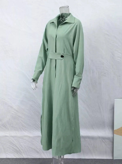 Robe‑chemise à manches longues avec fentes latérales