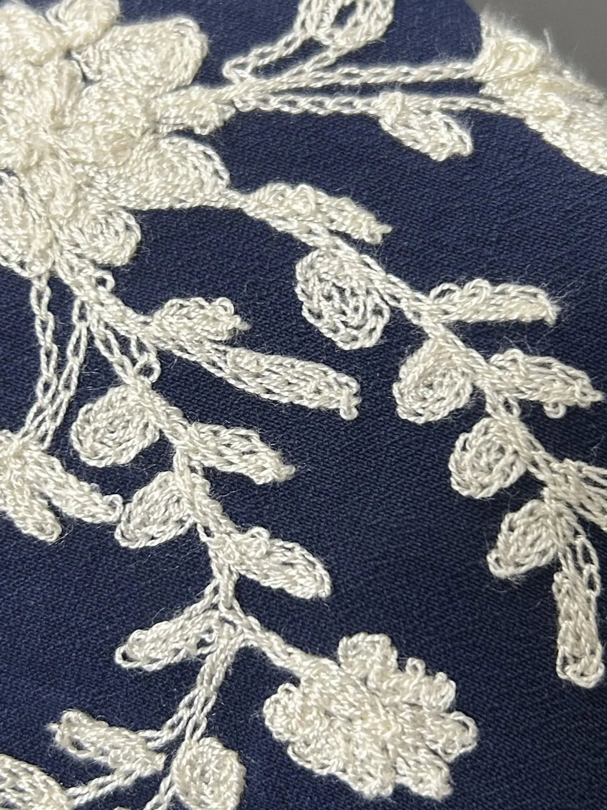 Chemise à manches longues boutonnée à motifs floraux