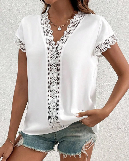 Plain t-shirt with lace cut-out