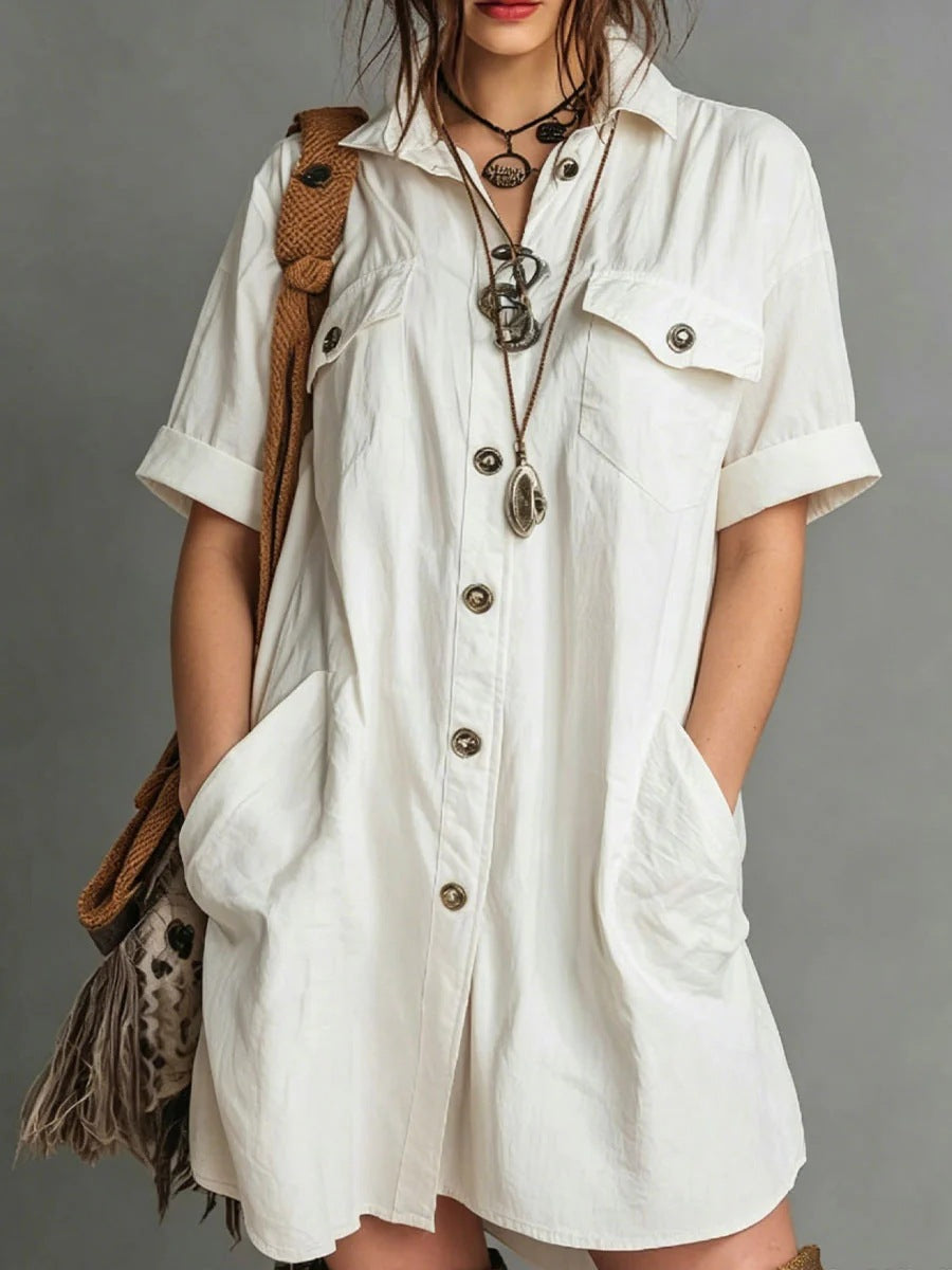 Robe chemise boutonnée à manches courtes et coupe ample avec poches