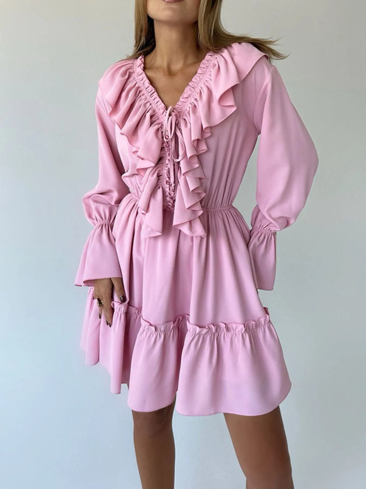 Robe mini à manches à volants froncés