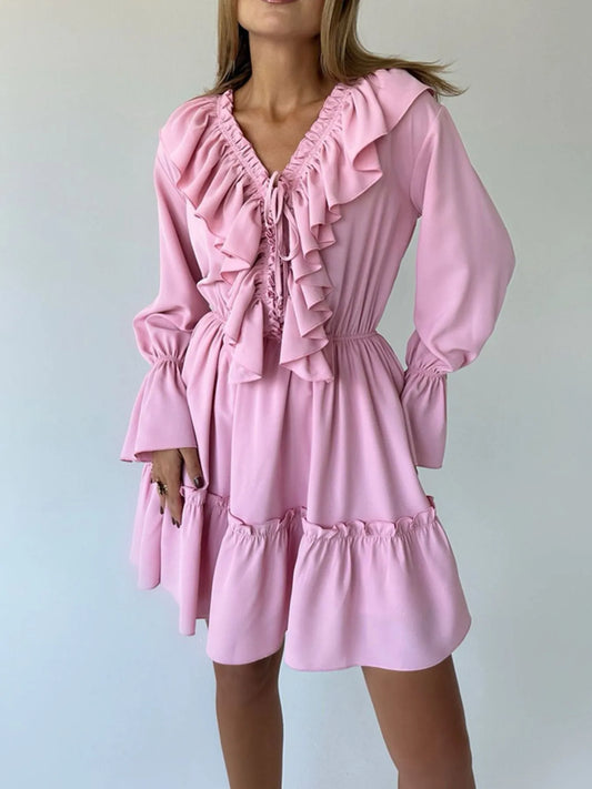 Mini-robe à manches froncées et volantées