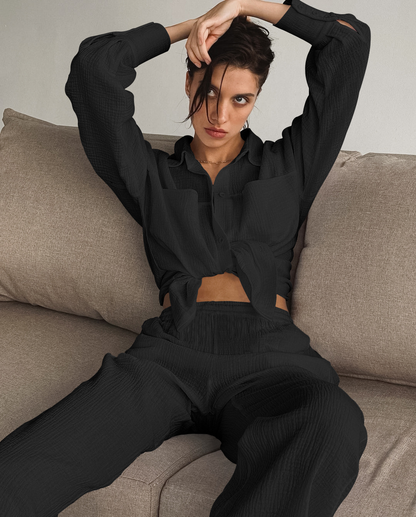 Minimalist two-piece cotton set with pants