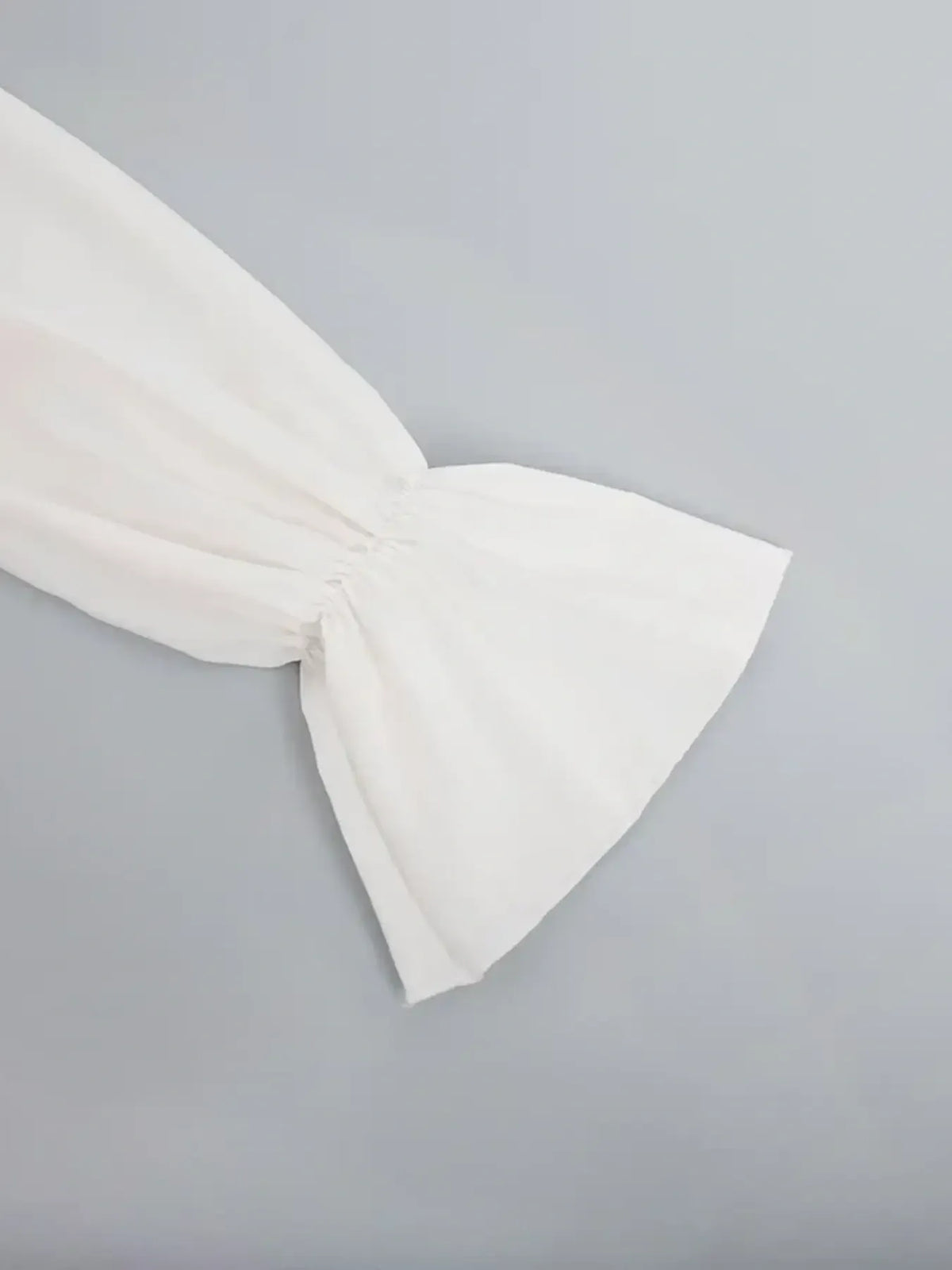 Robe mini à manches à volants froncés