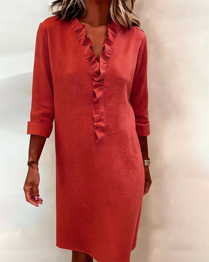 Robe unie à col en V et volants