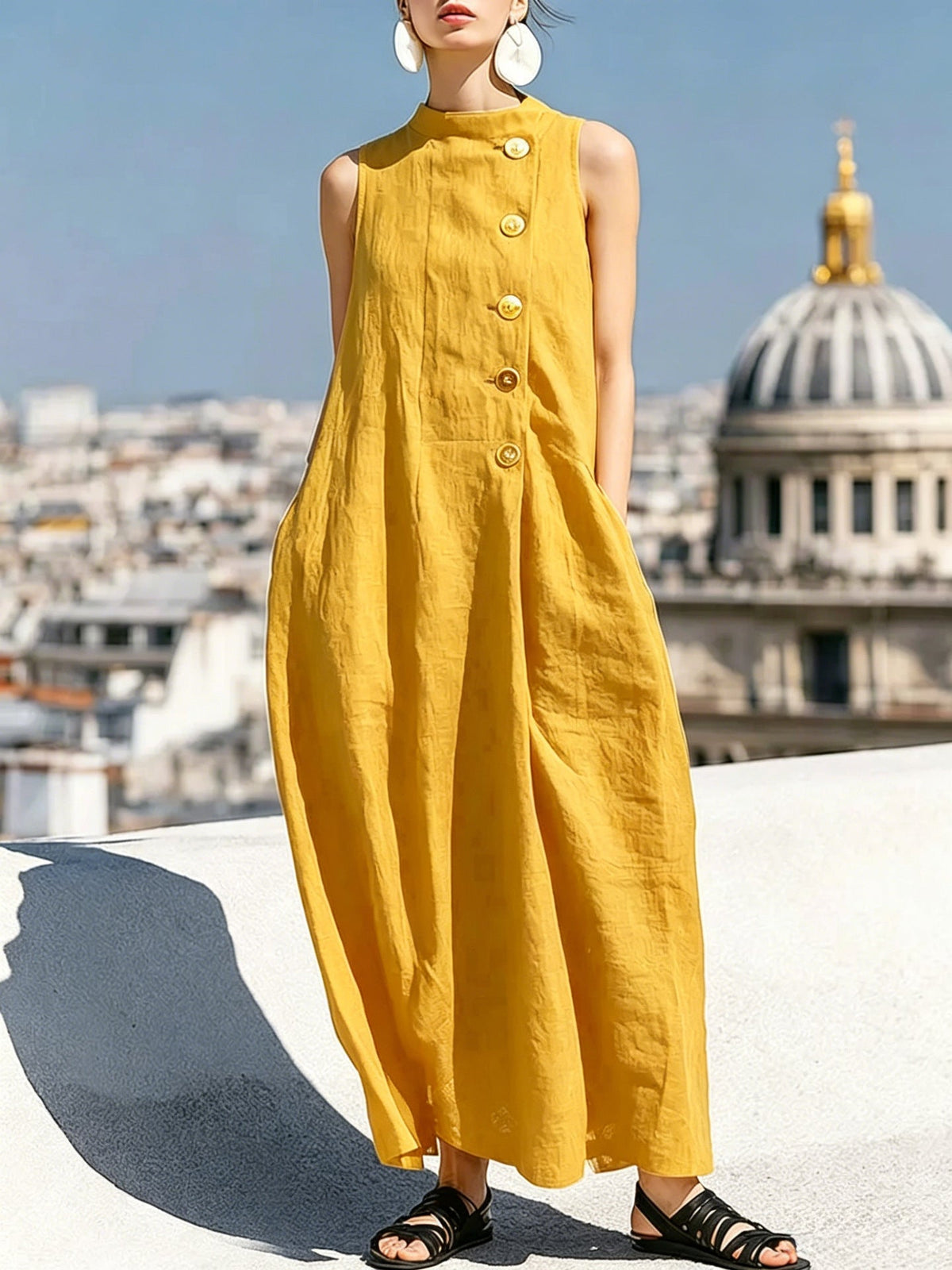 Robe longue sans manches en lin avec col montant et boutons latéraux