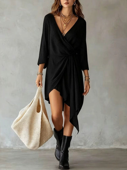 Mini-robe asymétrique en maille côtelée crème avec cache-cœur