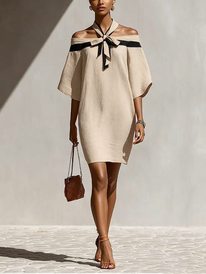Robe Tunique Courte Fluide Épaules Dénudées avec Détail Halter Contrastant à Nouer