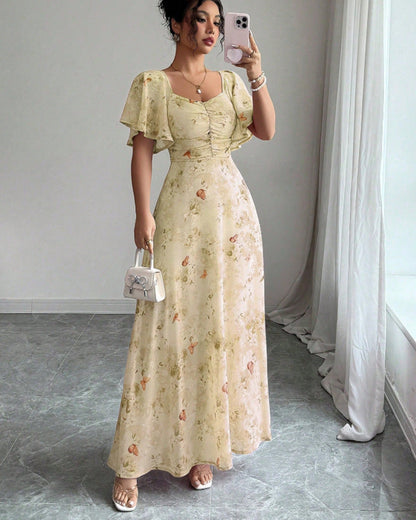 Robe longue à imprimé floral, froncée et à manches papillon fluides