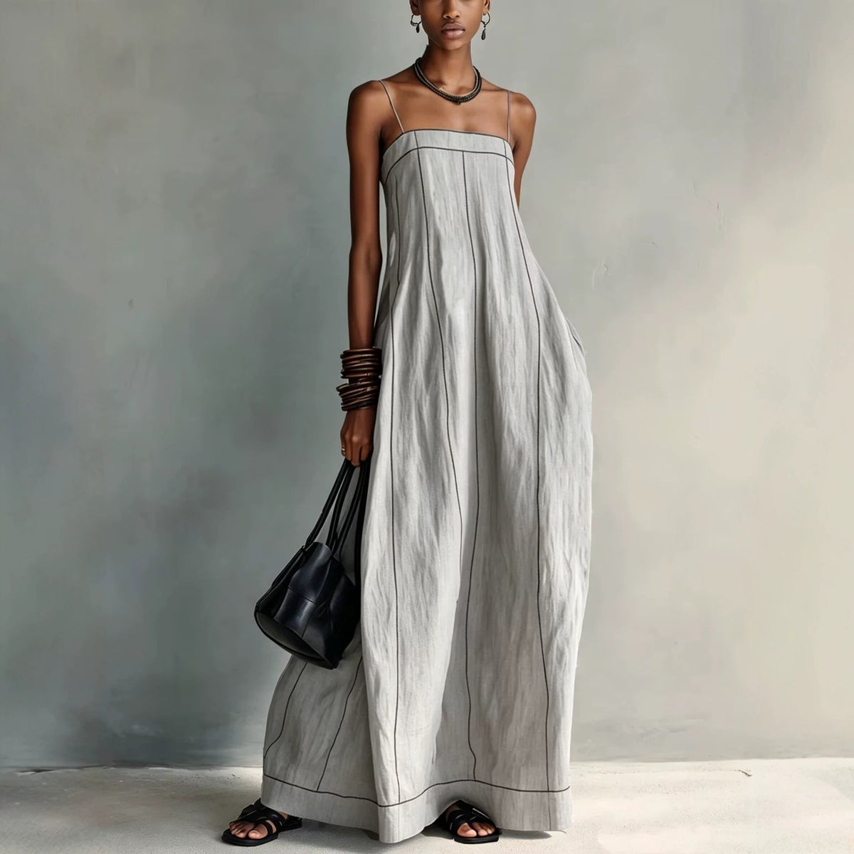 Robe longue nuisette droite à fines bretelles et surpiqûres contrastantes