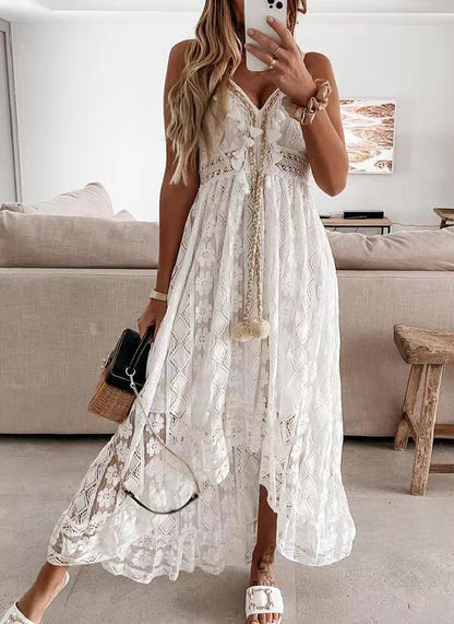 Robe longue asymétrique fluide à fines bretelles et dentelle festonnée