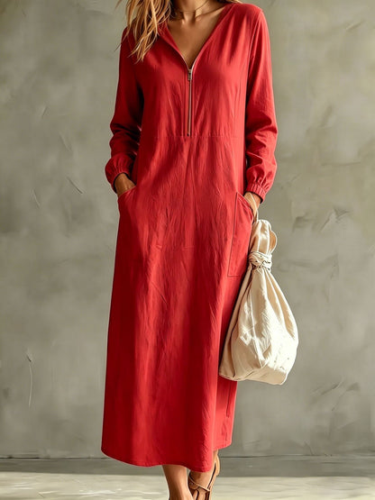 Robe mi-longue à capuche et col zippé