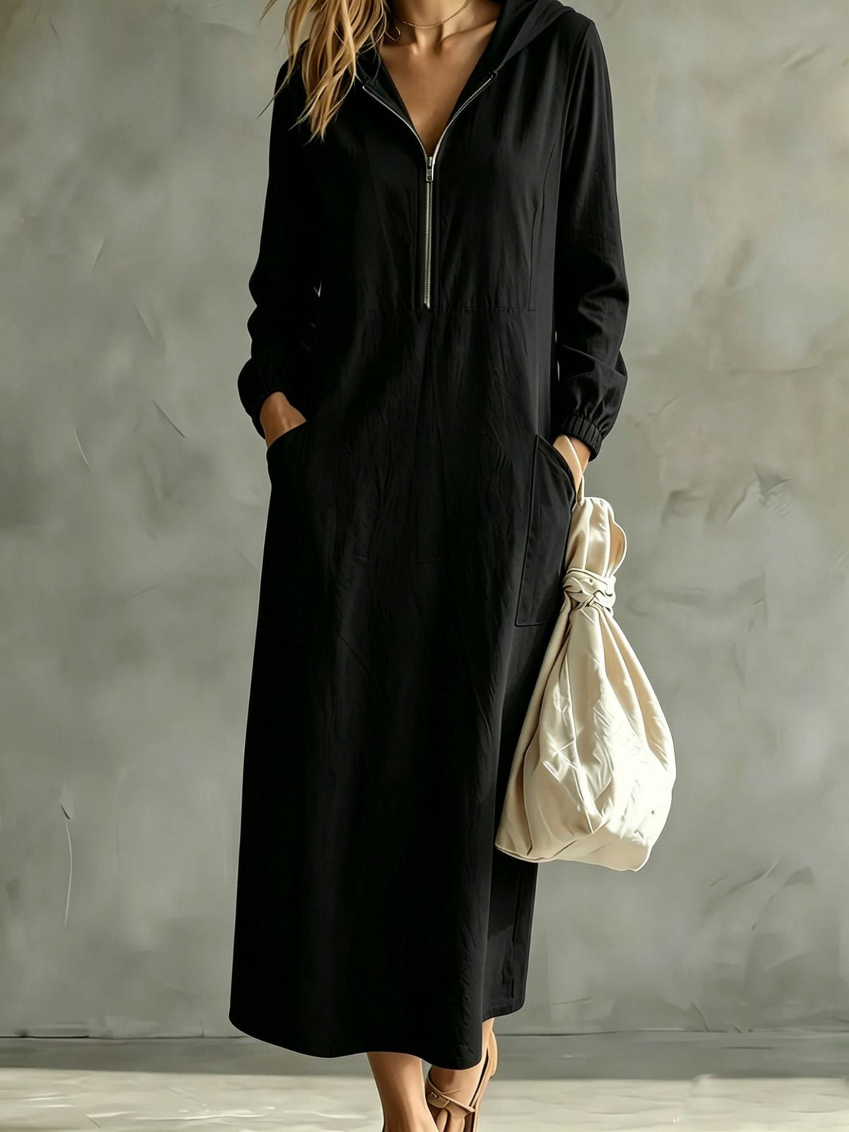 Robe mi-longue à capuche et col zippé