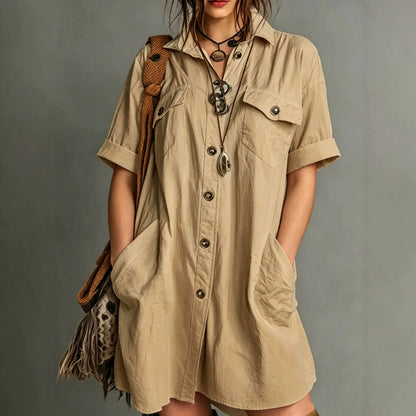 Robe chemise boutonnée à manches courtes et coupe ample avec poches