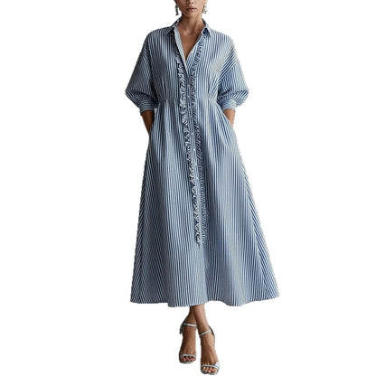 Robe mi-longue à volants rayée bleu et blanc