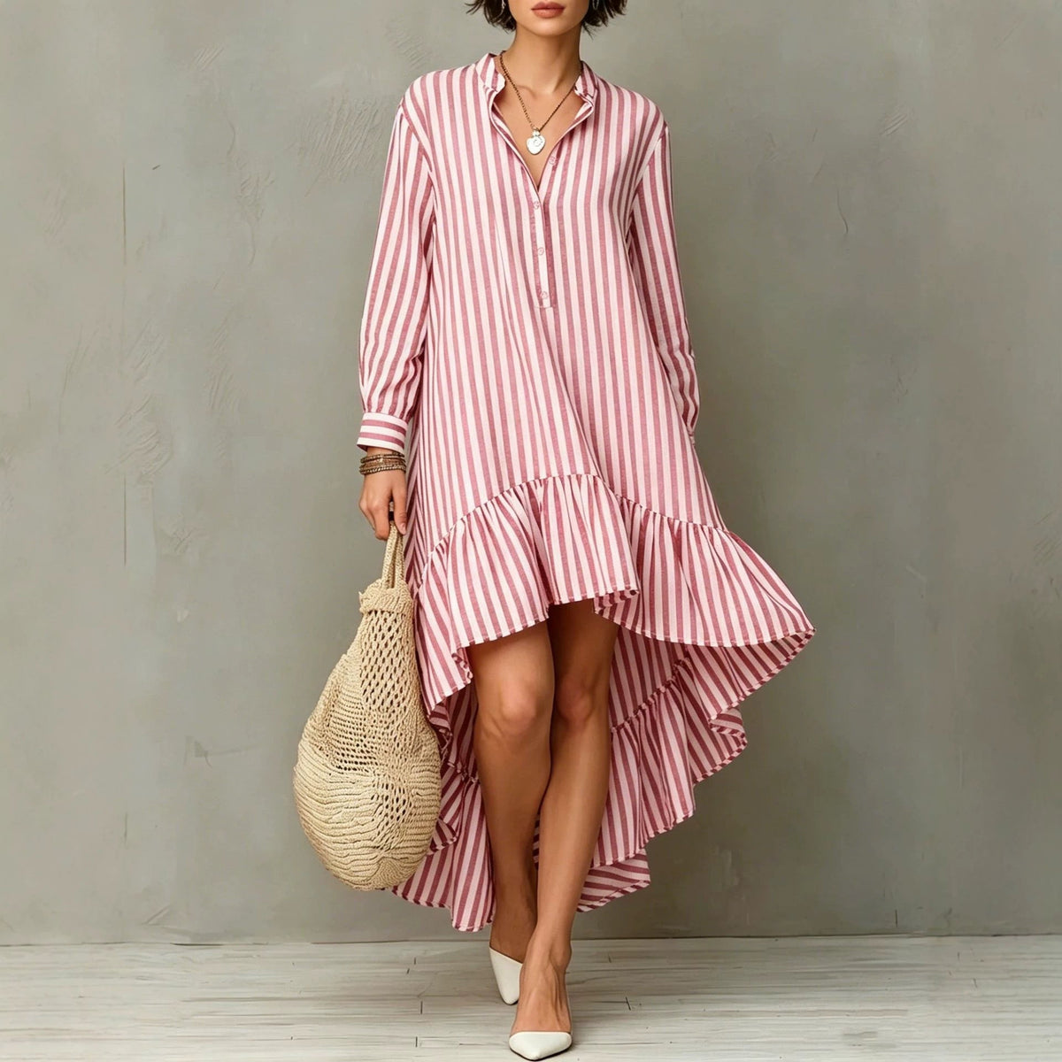 Robe longue à manches longues avec ourlet volanté et rayures verticales