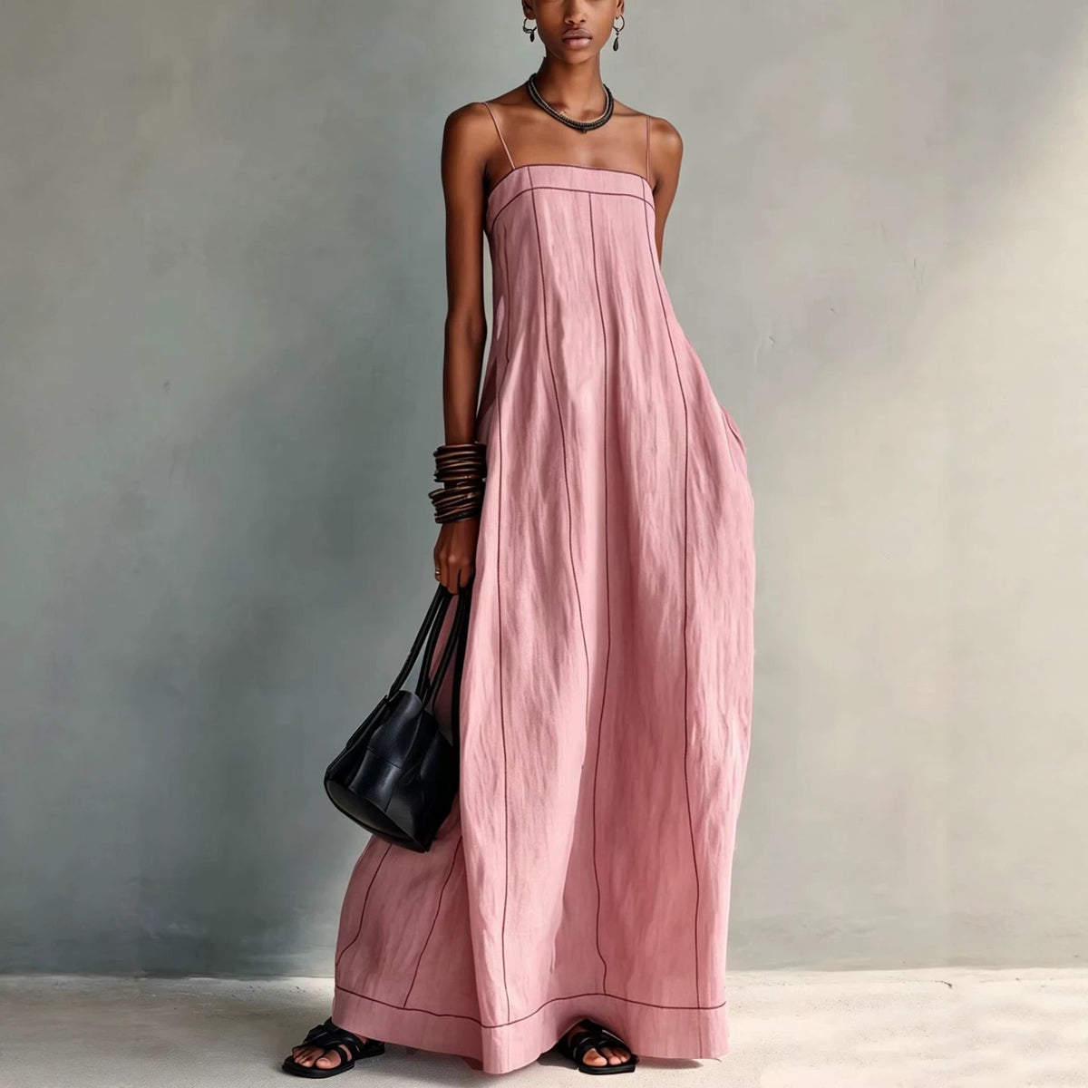 Robe longue nuisette droite à fines bretelles et surpiqûres contrastantes