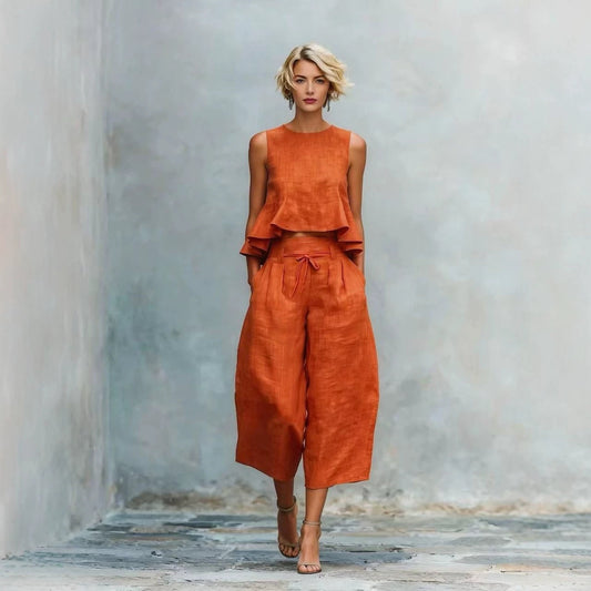 Ensemble deux pièces caraco court à volants en lin et pantalon culotte taille nouée