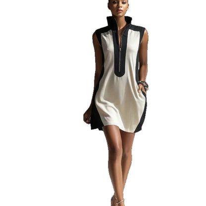 Robe Courte Bicolore Noire et Blanche Pour Femme avec Col Montant