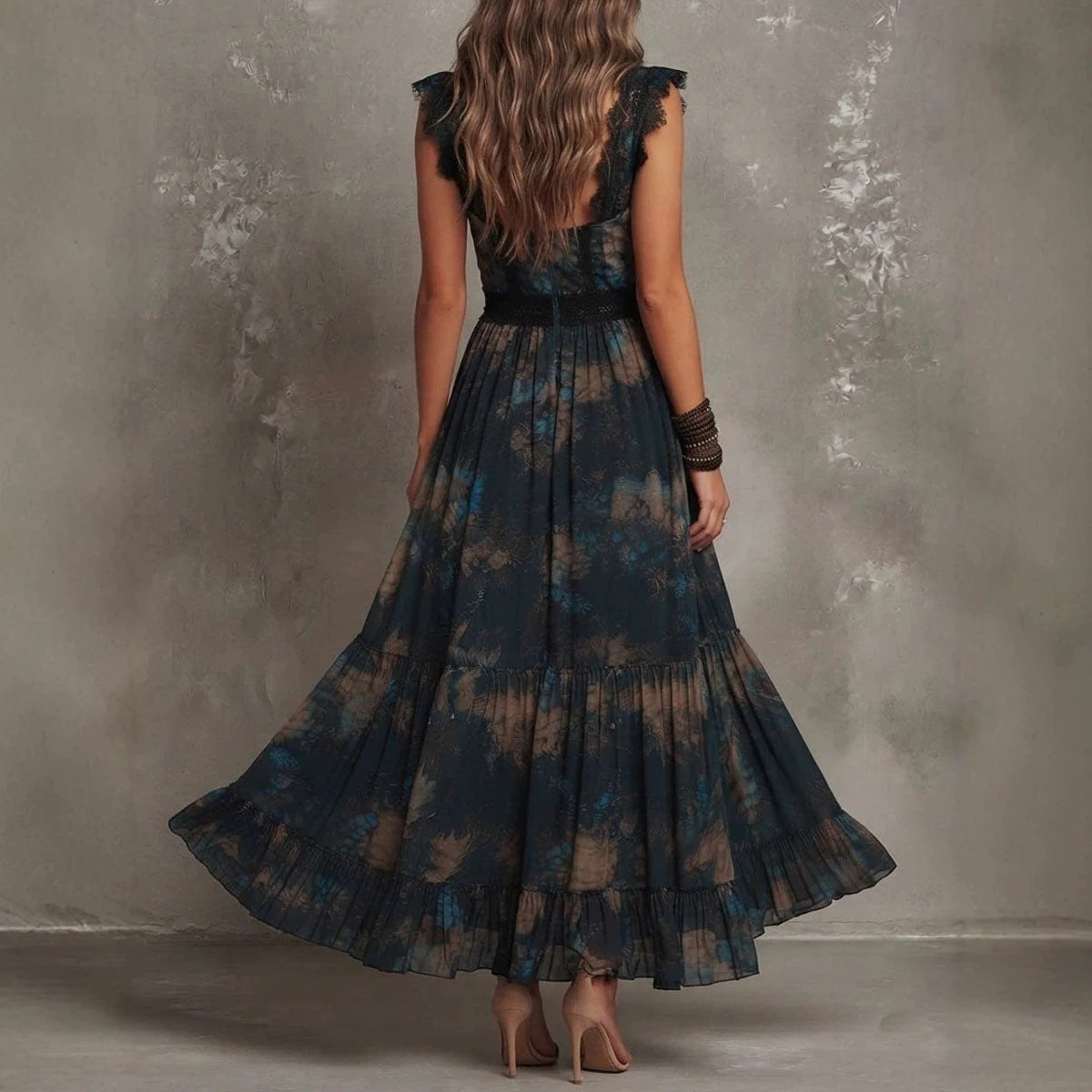 Robe longue bohème vintage à fleurs avec col en V, manches volantées en dentelle et ourlet à volants à la taille