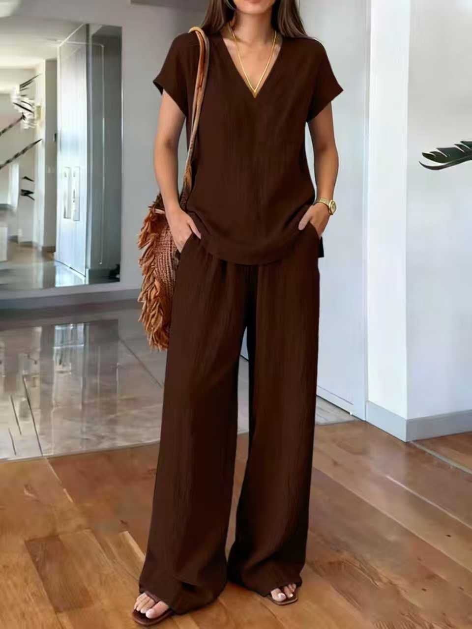 Ensemble 2 pièces en lin : haut col V manches courtes et pantalon large taille élastique