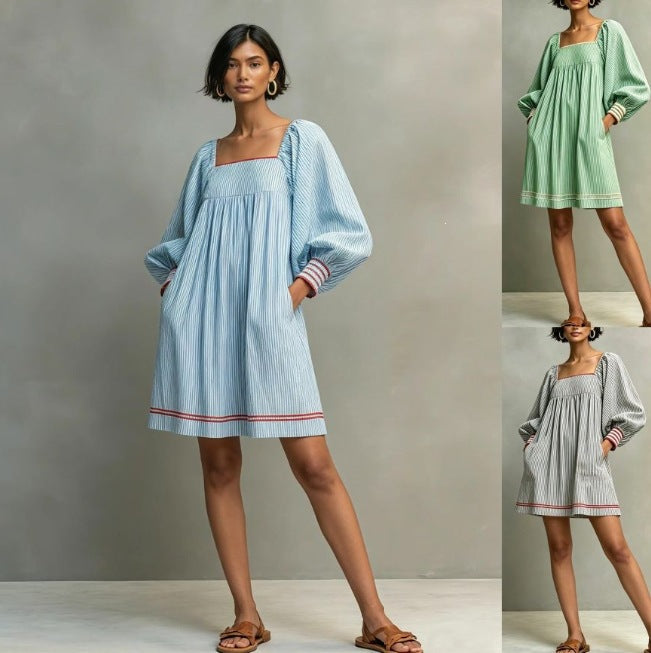 Mini-robe rayée à col carré et manches ballons