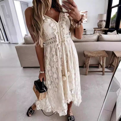 Robe longue asymétrique fluide à fines bretelles et dentelle festonnée