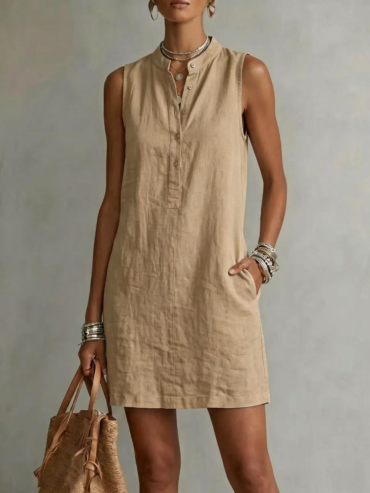 Mini-robe sans manches boutonnée en lin