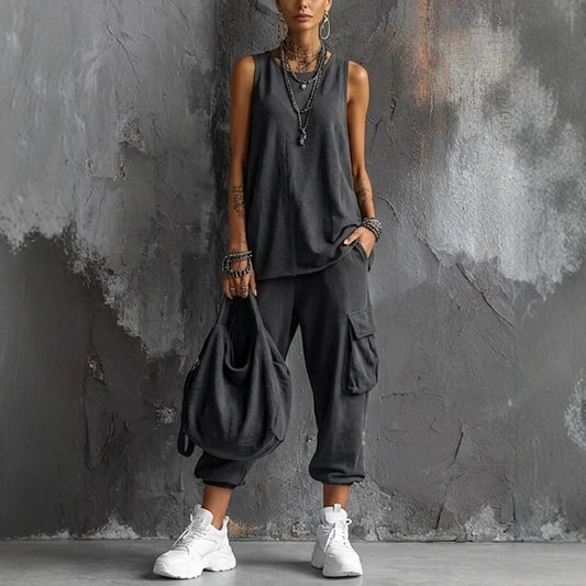 Ensemble top sans manches coupe oversize et pantalon cargo jogger