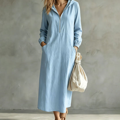 Robe mi-longue à capuche et col zippé