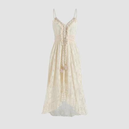 Robe longue asymétrique fluide à fines bretelles et dentelle festonnée