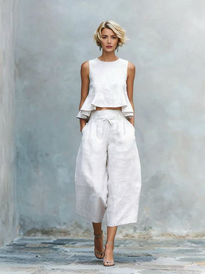 Ensemble deux pièces caraco court à volants en lin et pantalon culotte taille nouée