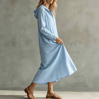 Robe mi-longue à capuche et col zippé