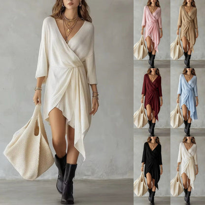 Mini-robe asymétrique en maille côtelée crème avec cache-cœur