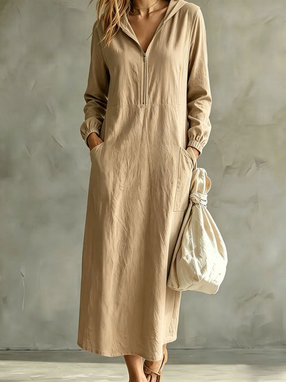 Robe mi-longue à capuche et col zippé