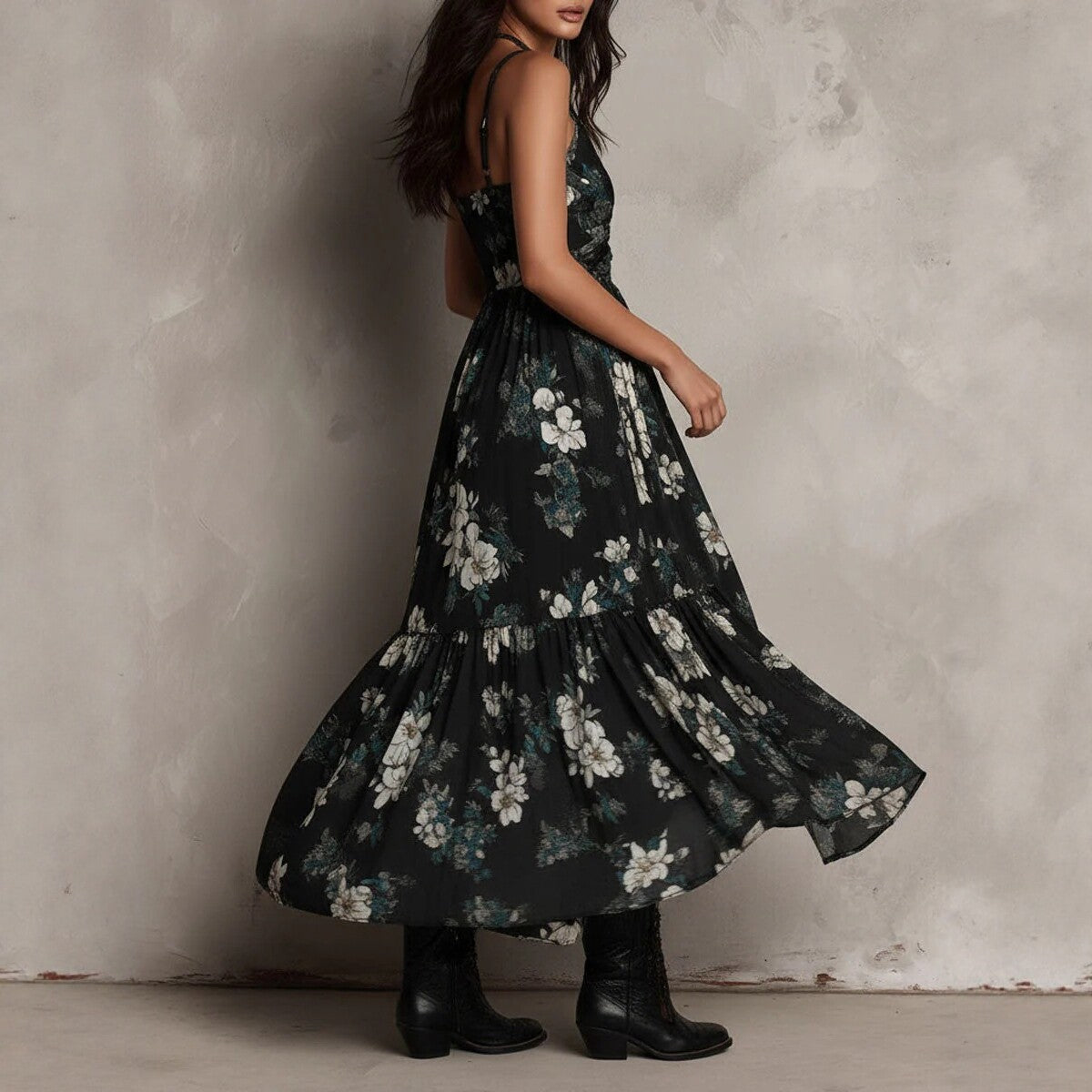 Robe longue évasée noire à imprimé floral