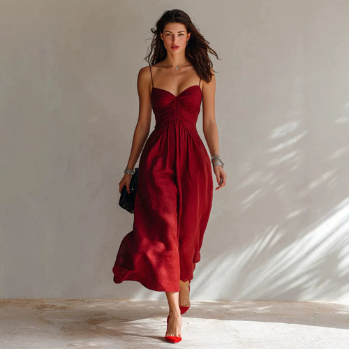 Robe midi fluide en lin avec fines bretelles et buste froncé en cœur