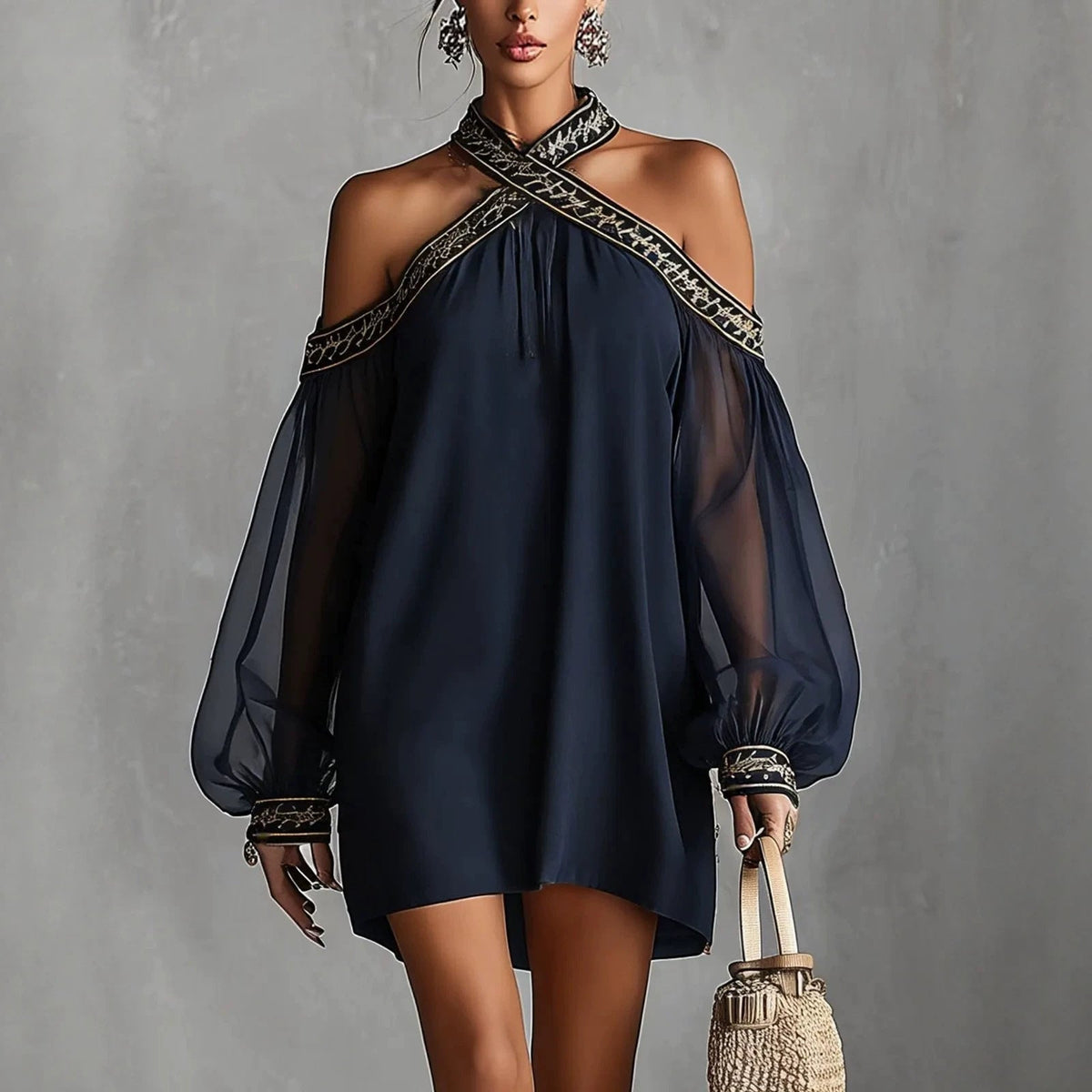 Robe tunique ample à manches longues transparente, avec broderies