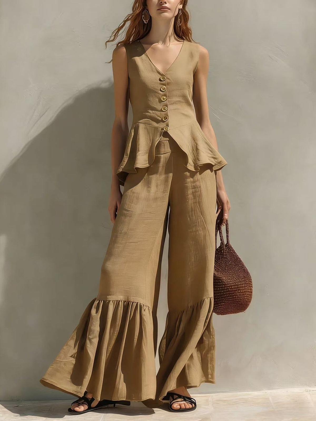 Ensemble haut péplum et pantalon large à volants en mélange de lin moutarde