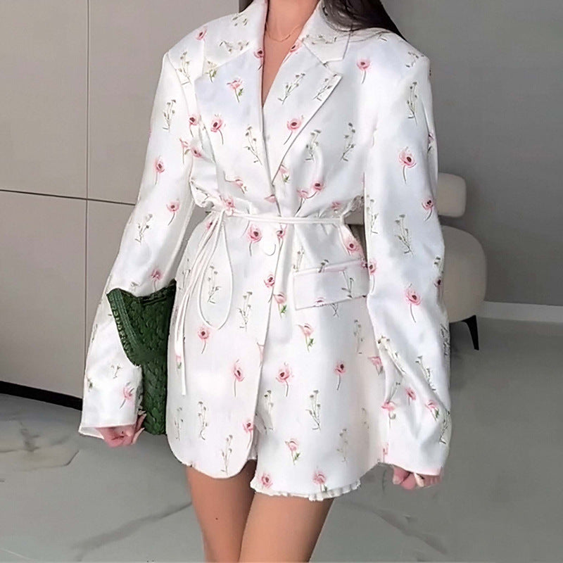 Blazer oversize ceinturé à manches bouffantes – Une élégance moderne et sophistiquée